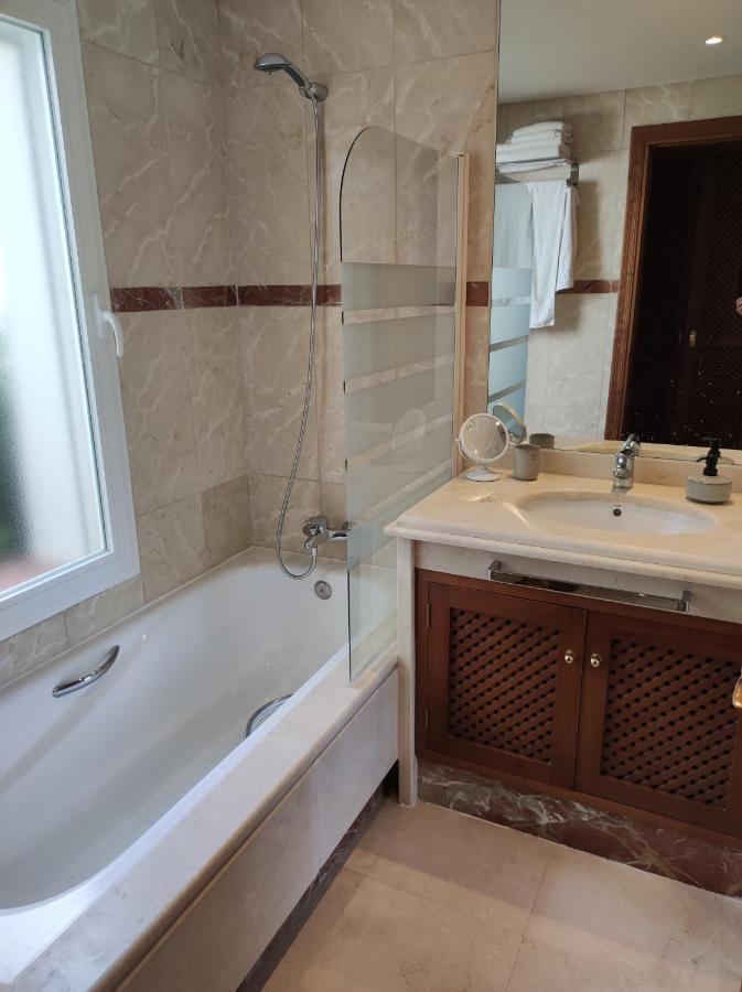 Costalita On The Beach - 3 Bedroom Cosy Apartment Εστεπόνα Εξωτερικό φωτογραφία